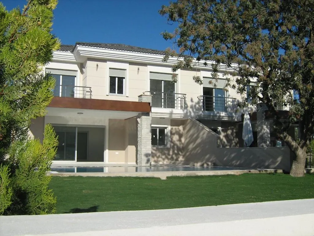 Cesme Alacati'Da Havuzlu Kiralik Villa Turkey
